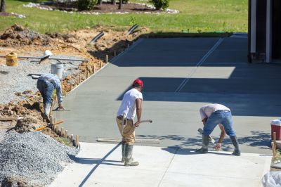 Local Concrete Steps Resurfacing pros at work